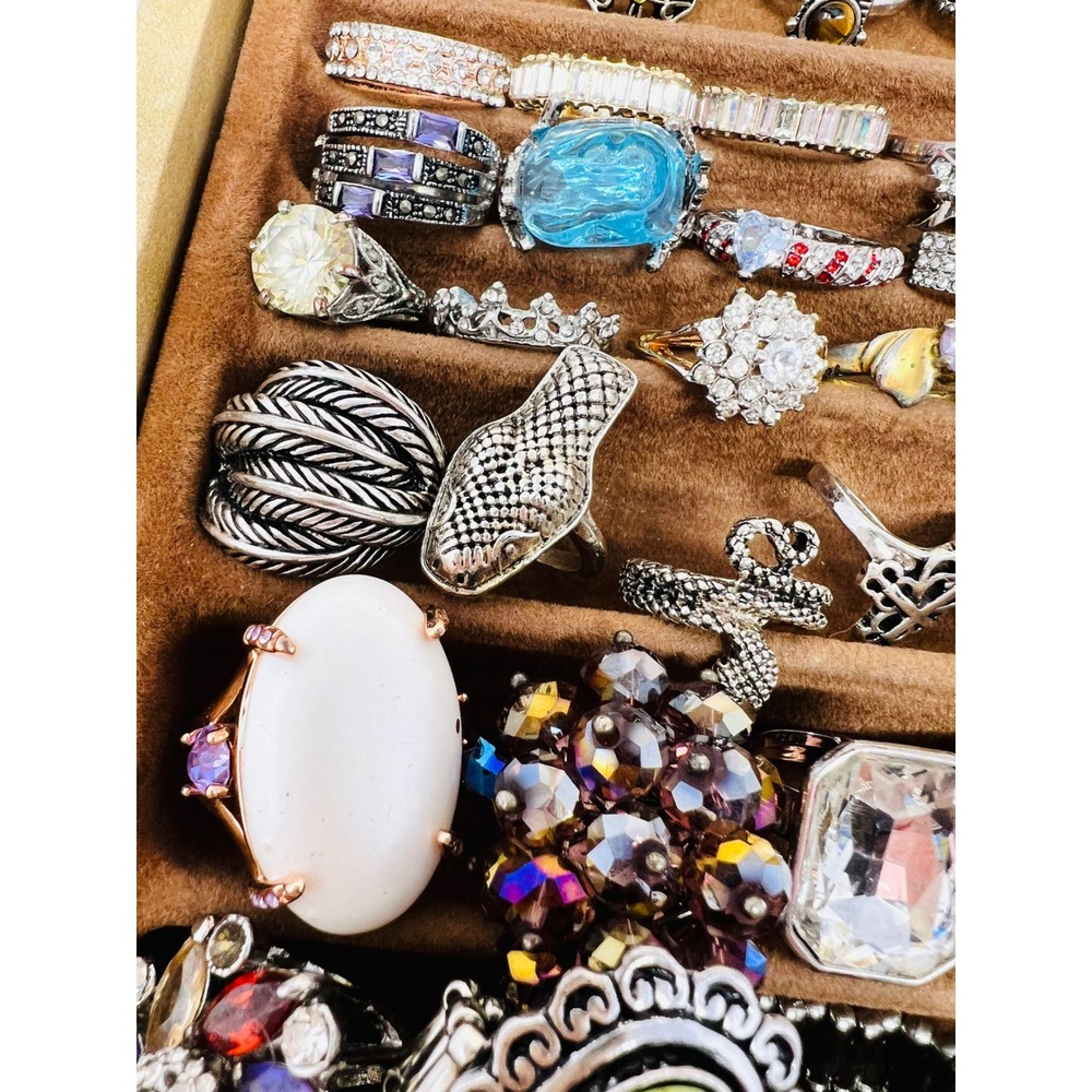 Vintage & Modern Gold & Silver Tone Assortment Fashion Statement Rings Lot of 85 - Picture 7 of 16